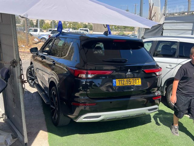 מיצובישי אאוטלנדר