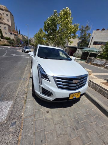 קאדילק XT5