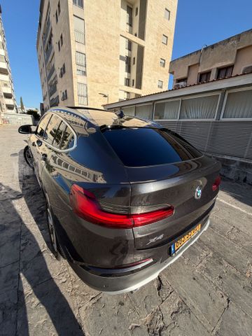 ב מ וו X4