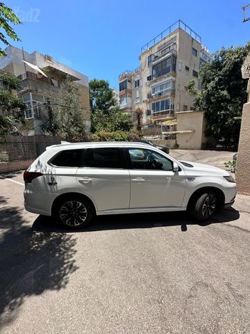 מודעת רכב מיצובישי אאוטלנדר