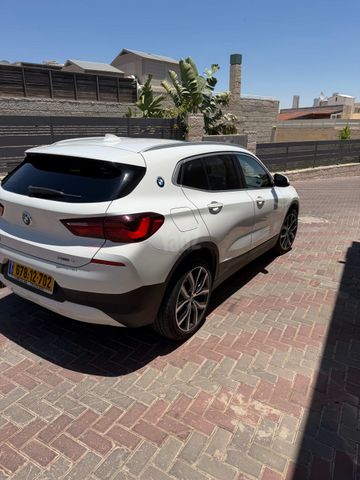 ב מ וו X2