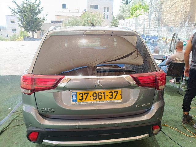מיצובישי אאוטלנדר