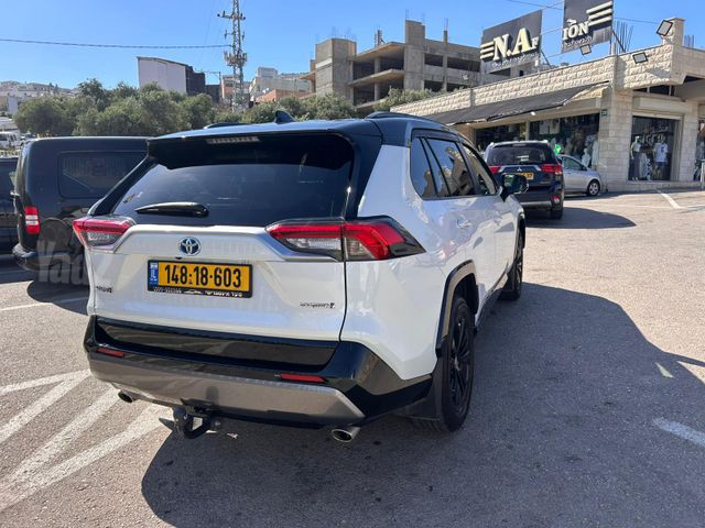 טויוטה RAV4