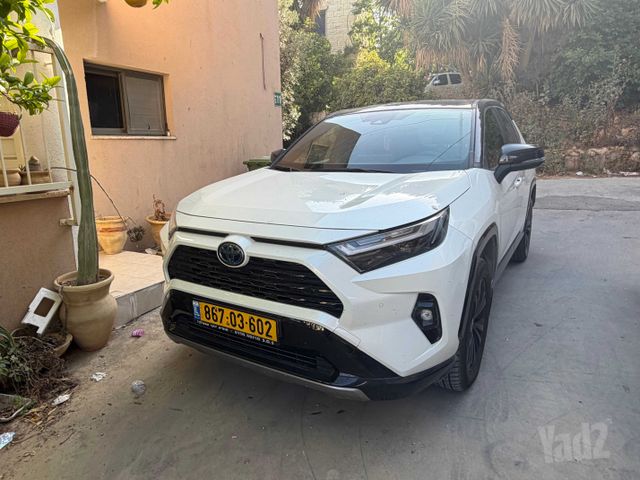 טויוטה RAV4