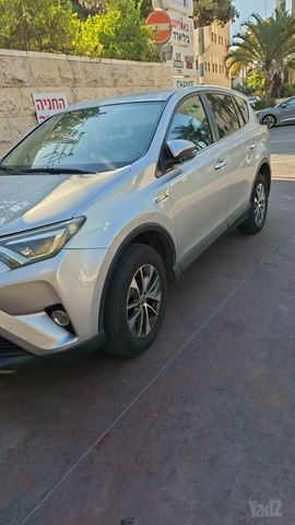 טויוטה RAV4