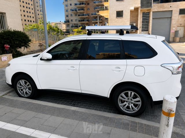 מיצובישי אאוטלנדר