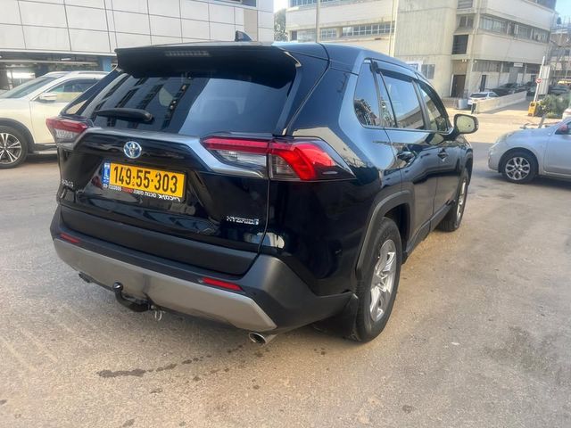 טויוטה RAV4