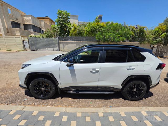 מודעת רכב טויוטה RAV4