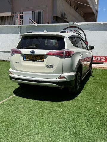 טויוטה RAV4