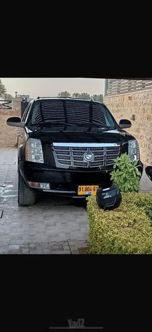 מודעת רכב קאדילק אסקלייד
