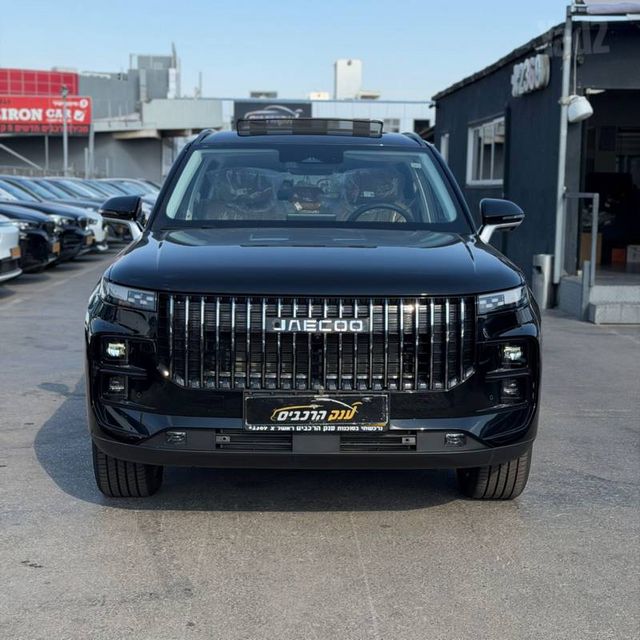 ג'אקו J7