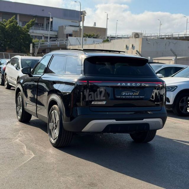 ג'אקו J7