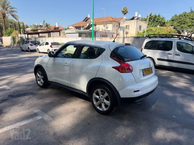 ניסאן ג'וק