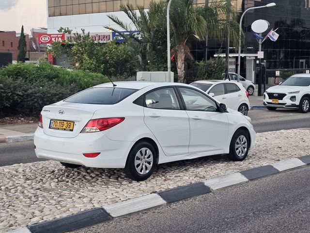 יונדאי אקסנט i25