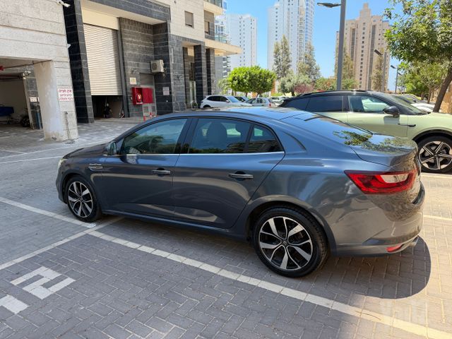 רנו מגאן