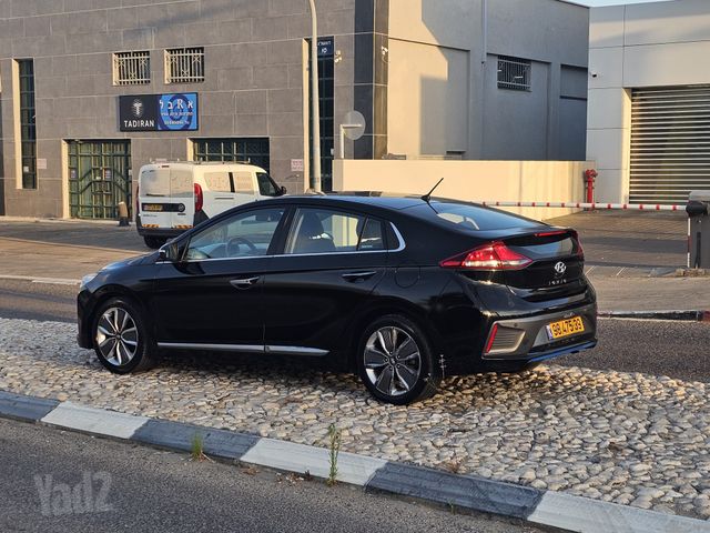 יונדאי איוניק