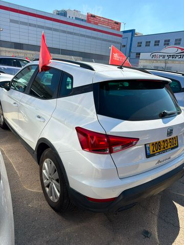 סיאט ארונה