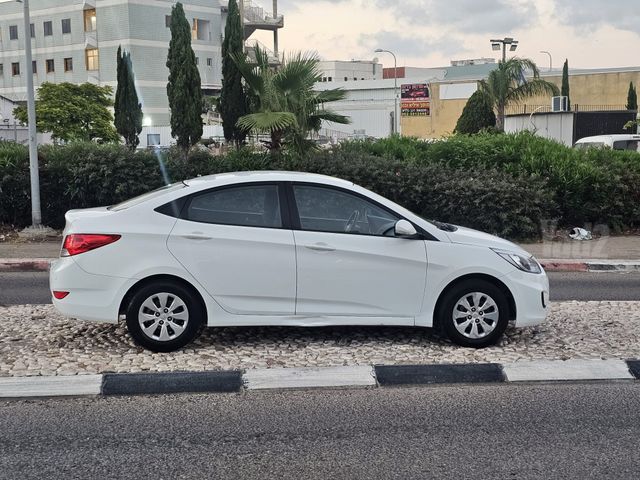 יונדאי אקסנט i25