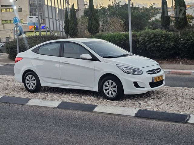 יונדאי אקסנט i25