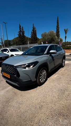 טויוטה קורולה קרוס