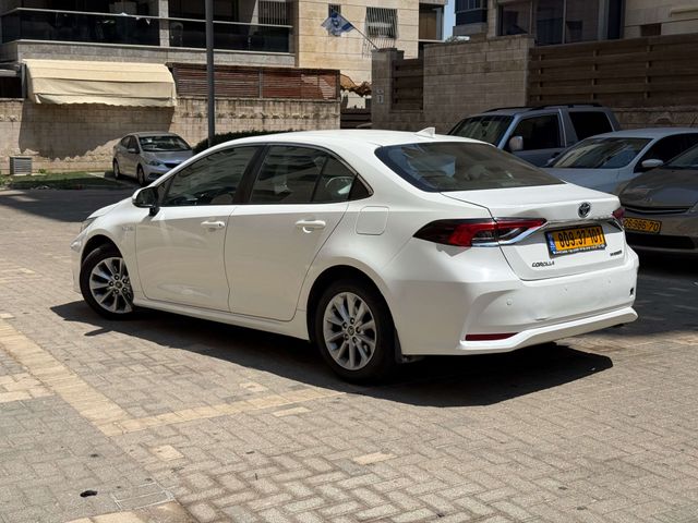 מודעת רכב טויוטה קורולה 1