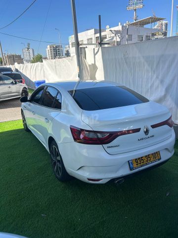 רנו מגאן