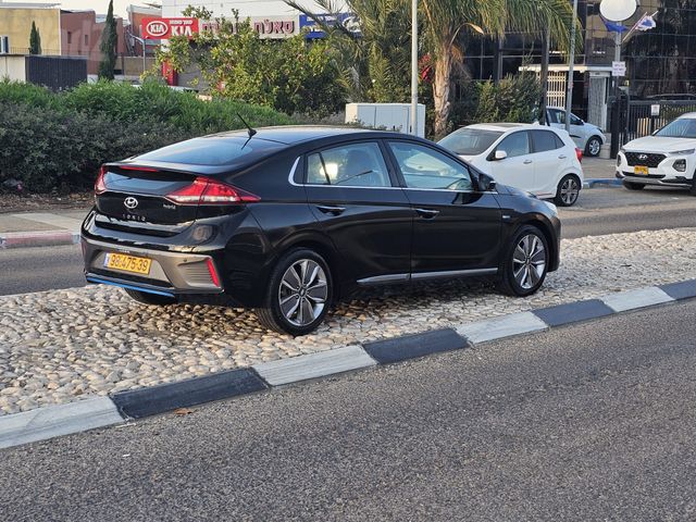 יונדאי איוניק
