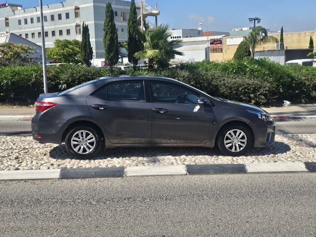 טויוטה קורולה
