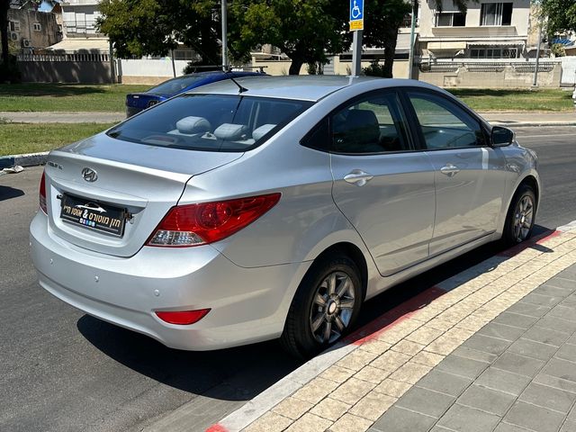 יונדאי אקסנט i25