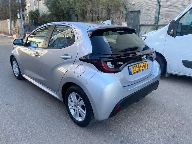 טויוטה יאריס