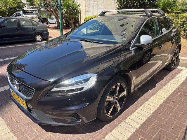וולוו V40