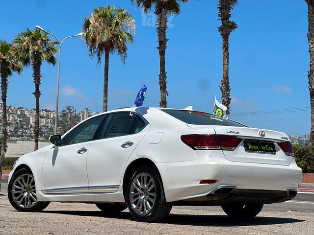 לקסוס LS