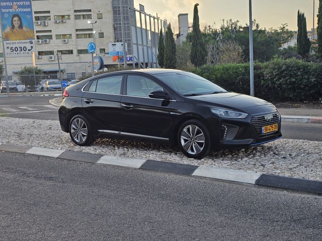 יונדאי איוניק