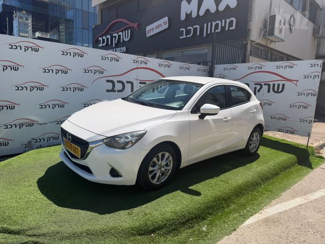מודעת רכב מאזדה 2
