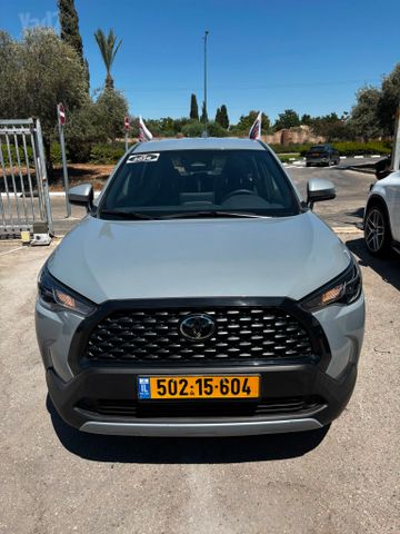 מודעת רכב טויוטה קורולה קרוס