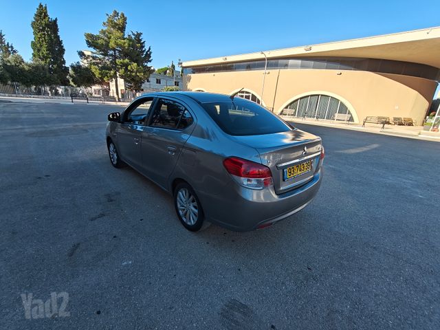 מיצובישי אטראז'