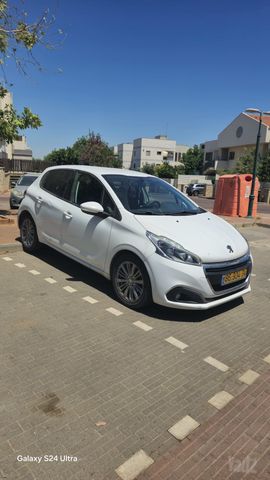 פיג'ו 208