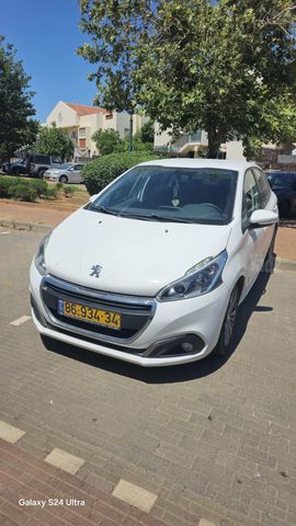פיג'ו 208