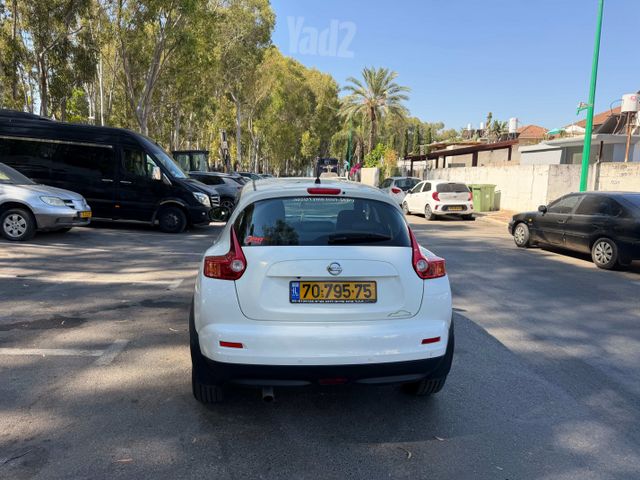 ניסאן ג'וק