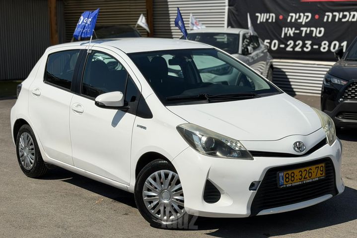 טויוטה יאריס