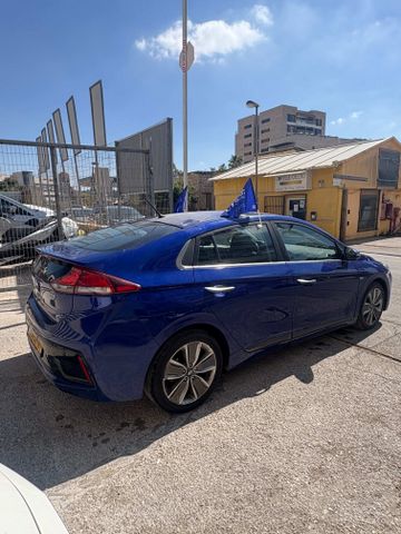 יונדאי איוניק