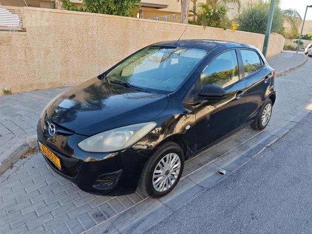 מודעת רכב מאזדה 2