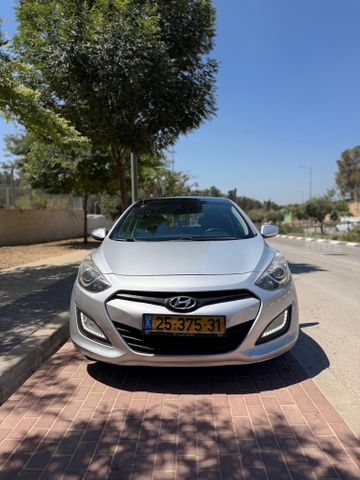 יונדאי i30