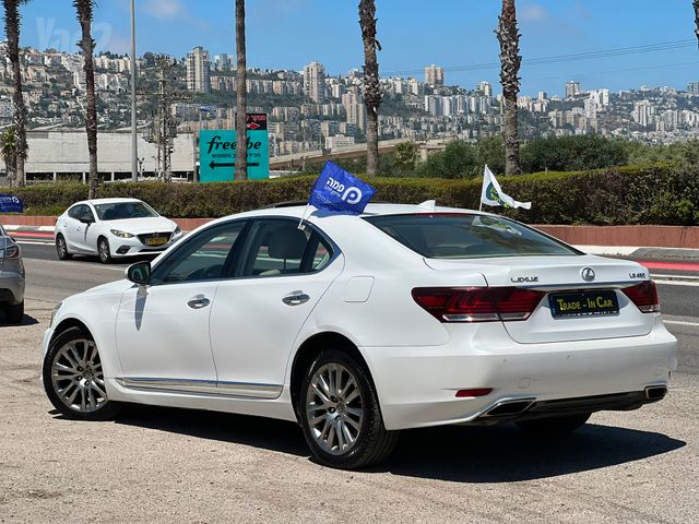 לקסוס LS
