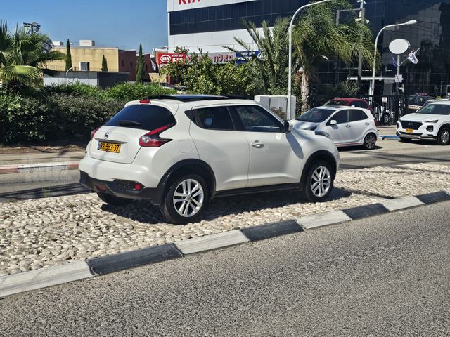 ניסאן ג'וק