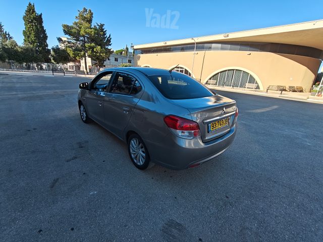 מיצובישי אטראז'