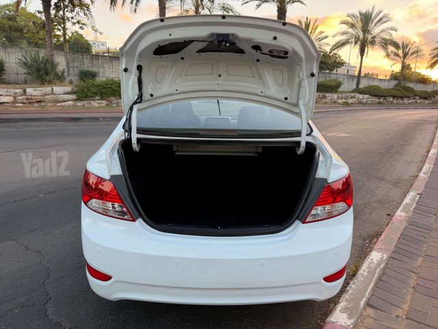 יונדאי אקסנט i25