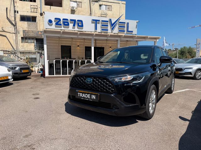 מודעת רכב טויוטה קורולה קרוס