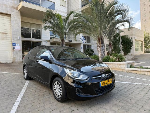 יונדאי אקסנט i25