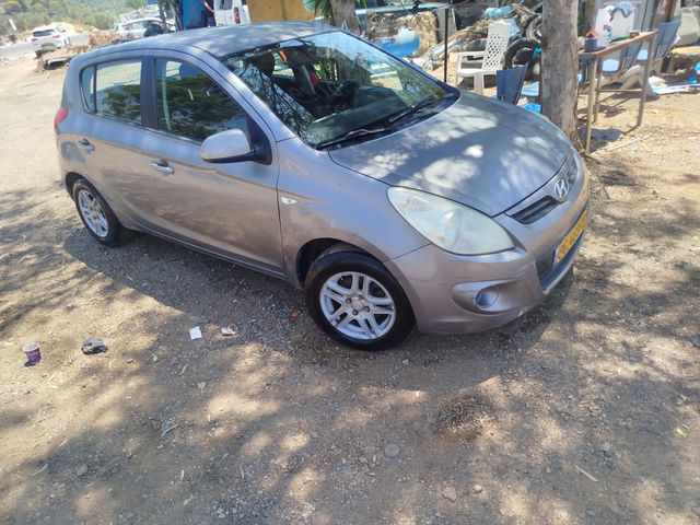 יונדאי i20